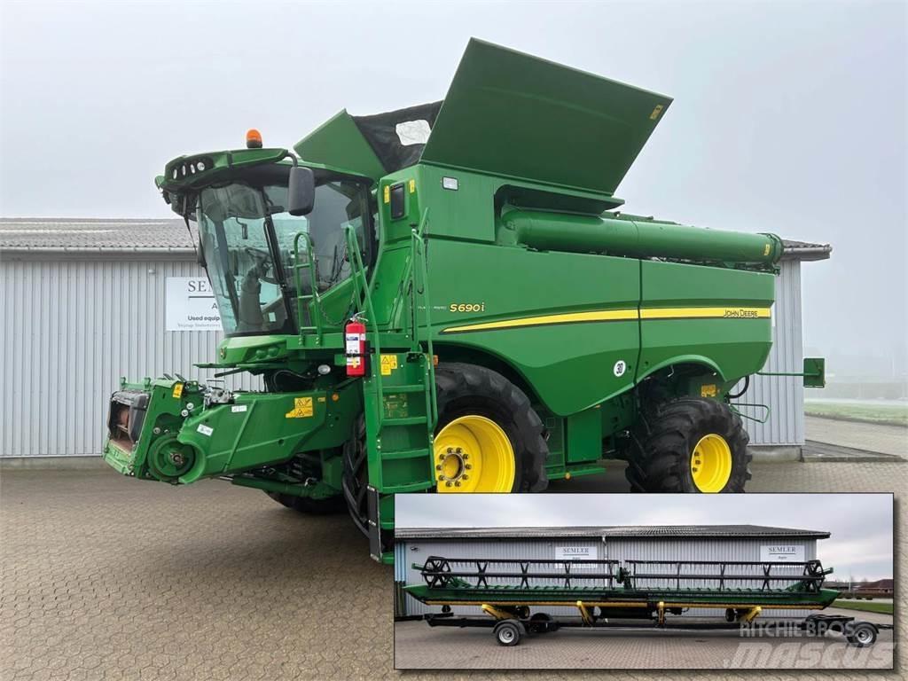 John Deere S690 聯合收穫機