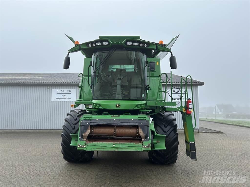 John Deere S690 聯合收穫機