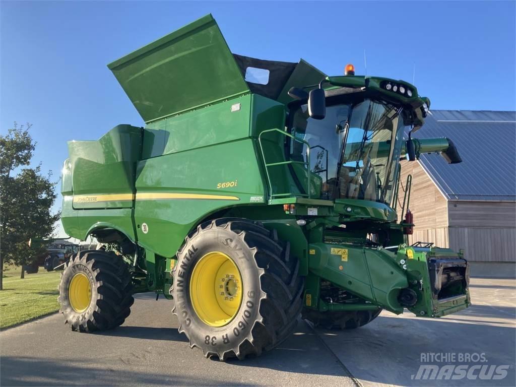 John Deere S690I 聯合收穫機