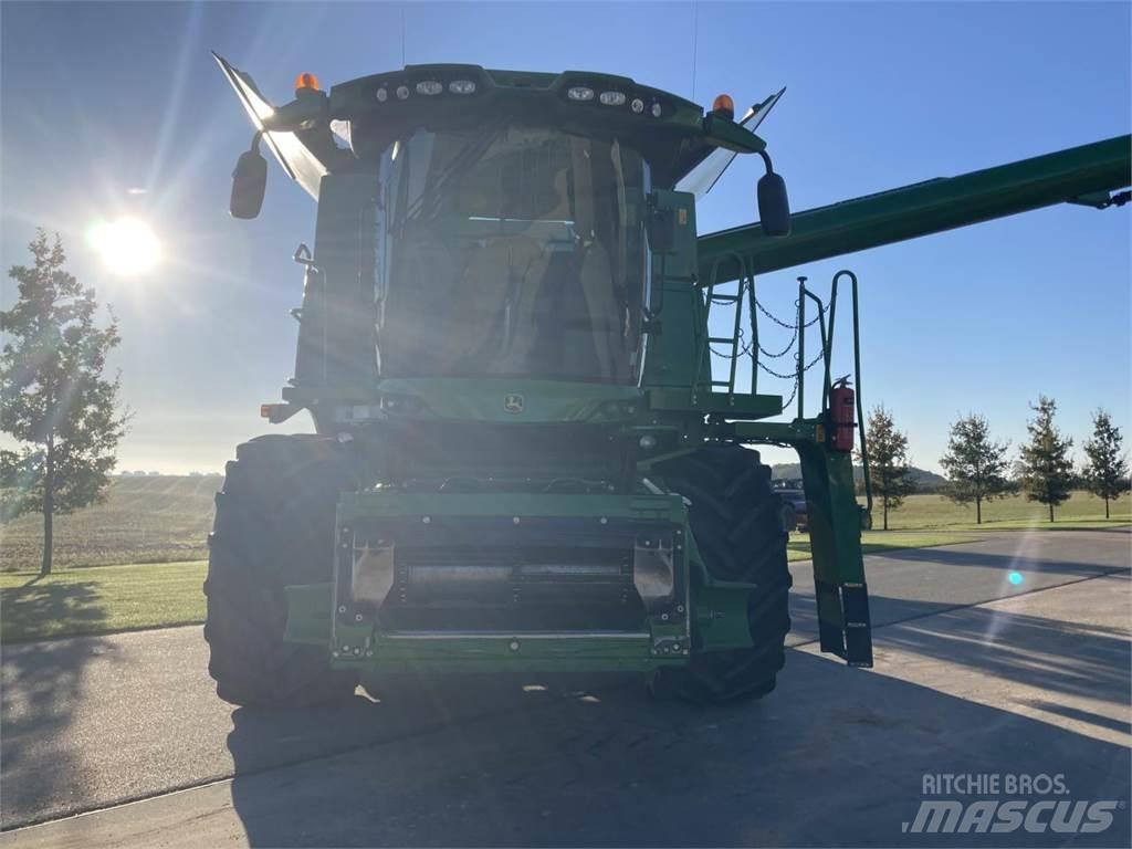John Deere S690I 聯合收穫機