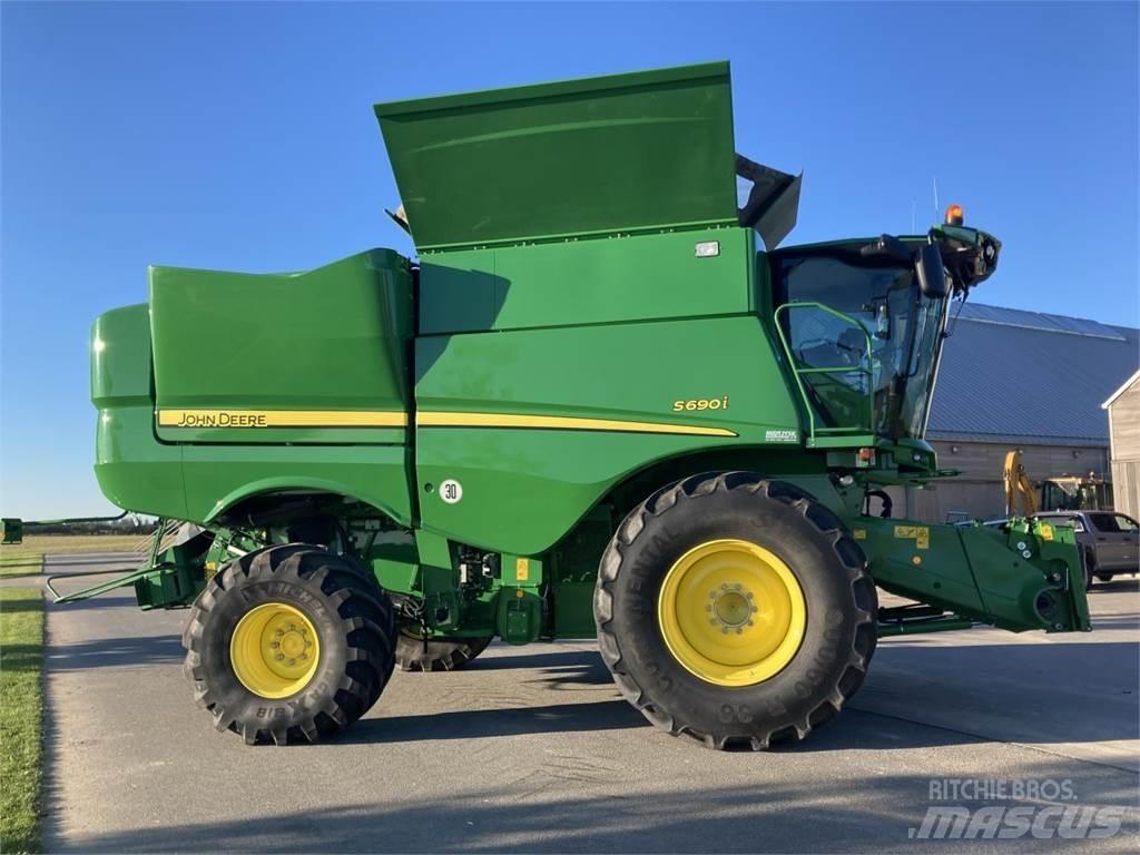 John Deere S690I 聯合收穫機