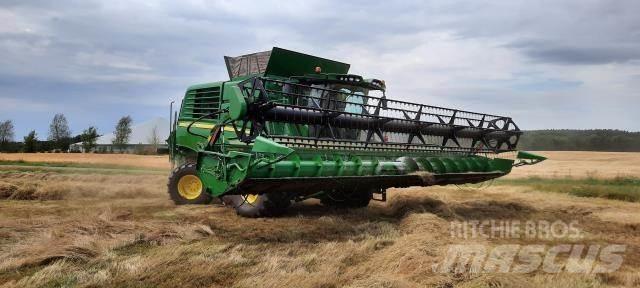 John Deere T660 聯合收穫機