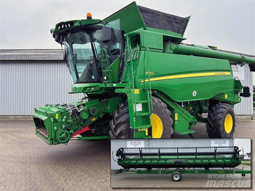 John Deere T670 聯合收穫機