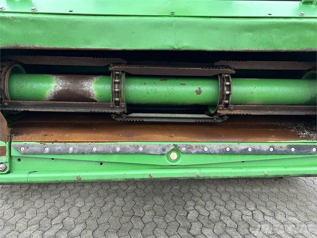 John Deere T670 聯合收穫機