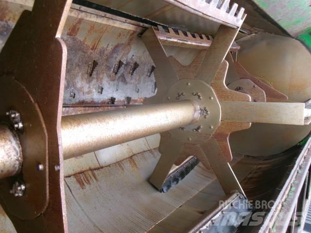 Keenan MF380 青飼料搬運車