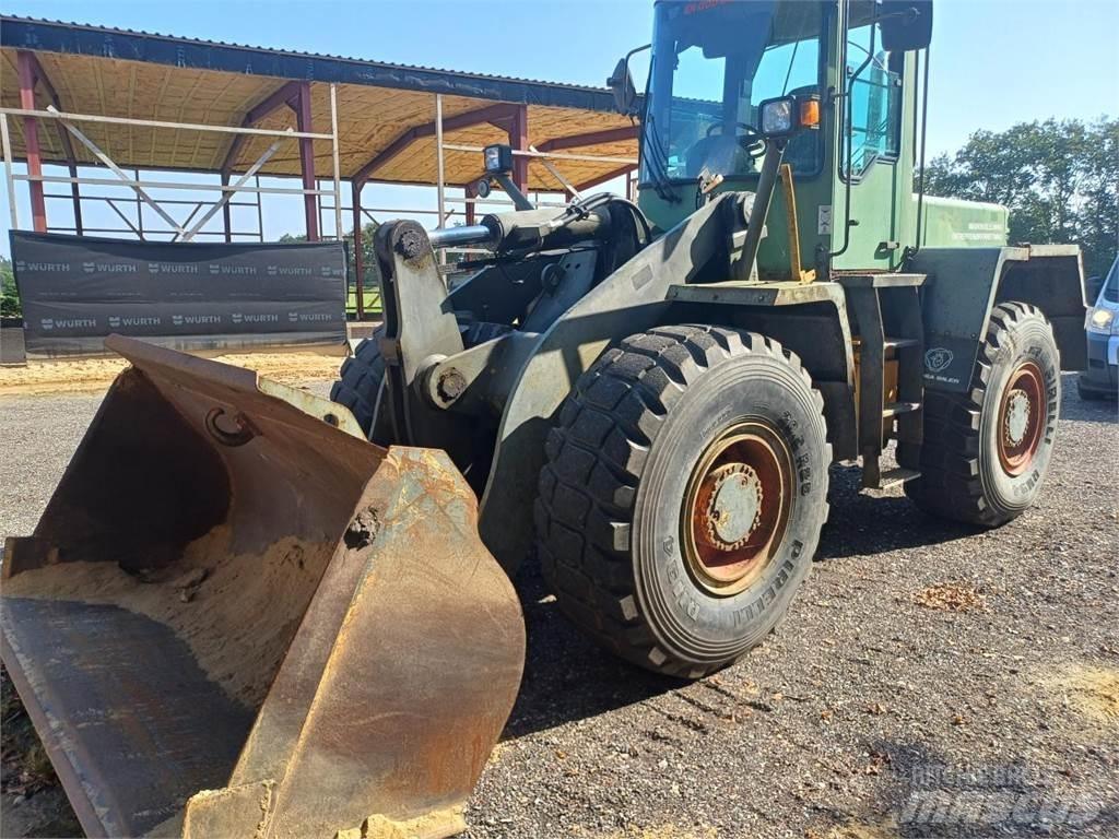 Komatsu WA270 輪胎式裝載機