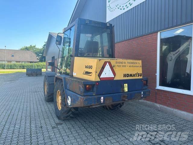 Komatsu WA90 輪胎式裝載機