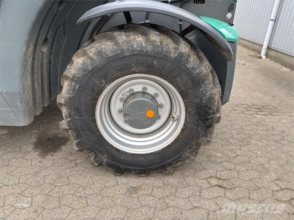 Kramer KT557 伸縮臂操作車