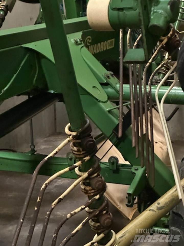 Krone SWADRO 1400 耙與翻草機