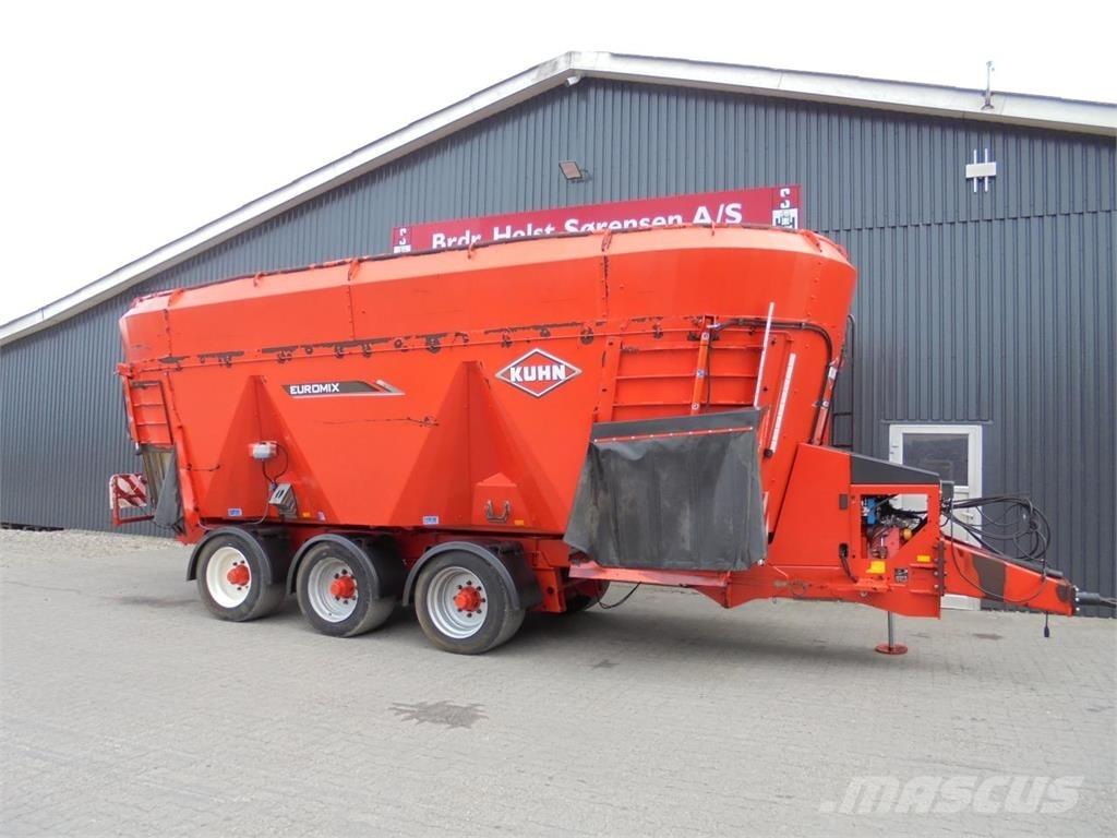 Kuhn 45.3 DL 青飼料搬運車
