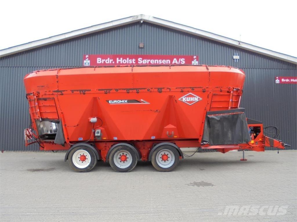 Kuhn 45.3 DL 青飼料搬運車