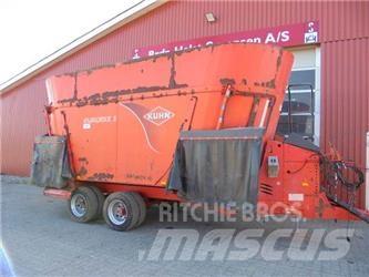 Kuhn 45 M3 青飼料搬運車