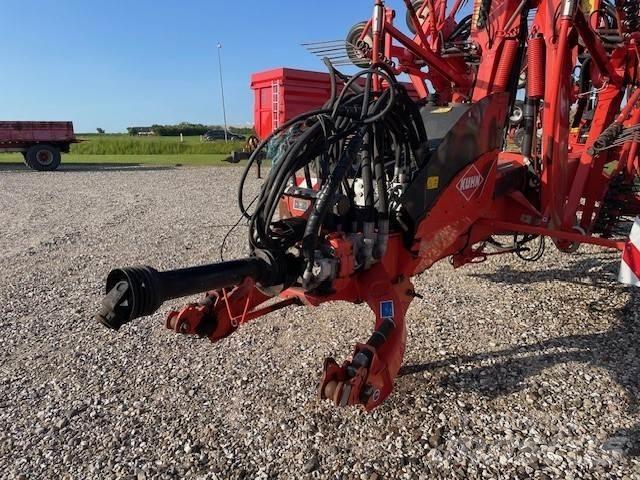 Kuhn GA13131 耙與翻草機