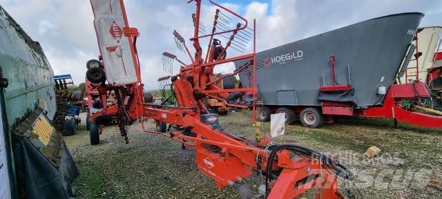 Kuhn GA8020 耙與翻草機