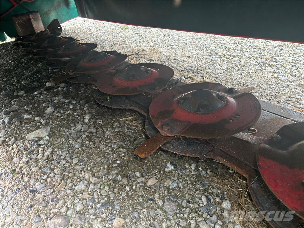 Kverneland 2632M 收割列行機(撒布機)