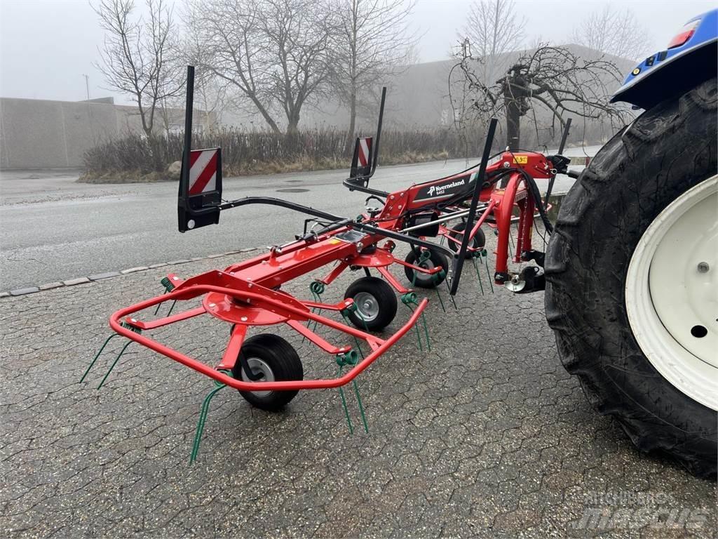 Kverneland 8452 耙與翻草機