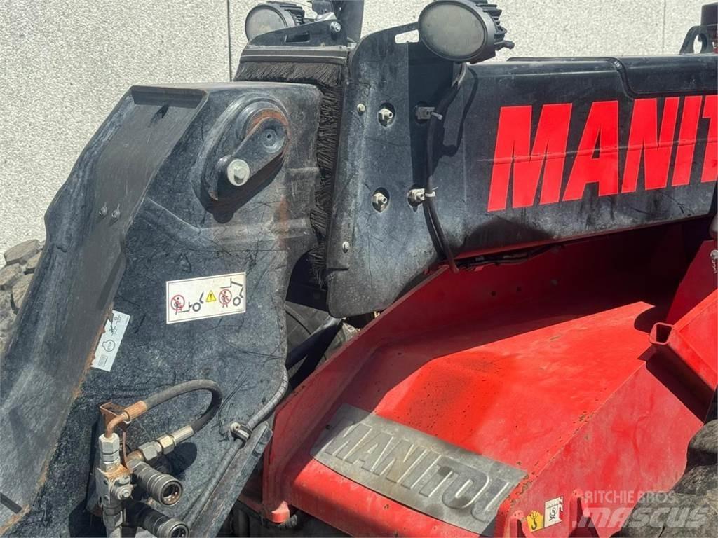 Manitou 741 伸縮臂操作車