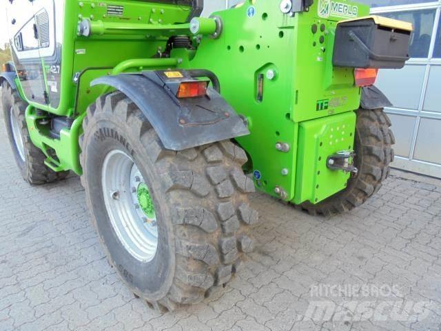 Merlo TF42.7 伸縮臂操作車