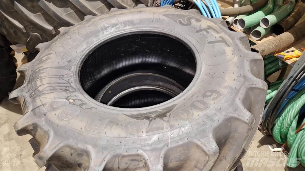 Mitas 600/70R30 輪胎、車輪和輪圈