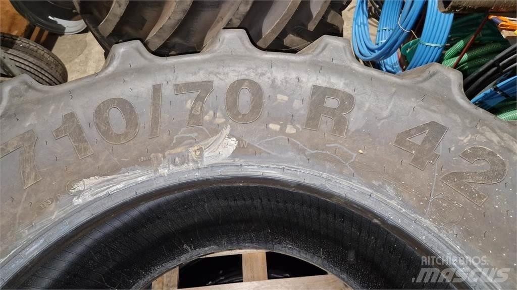 Mitas 710/70R42 輪胎、車輪和輪圈