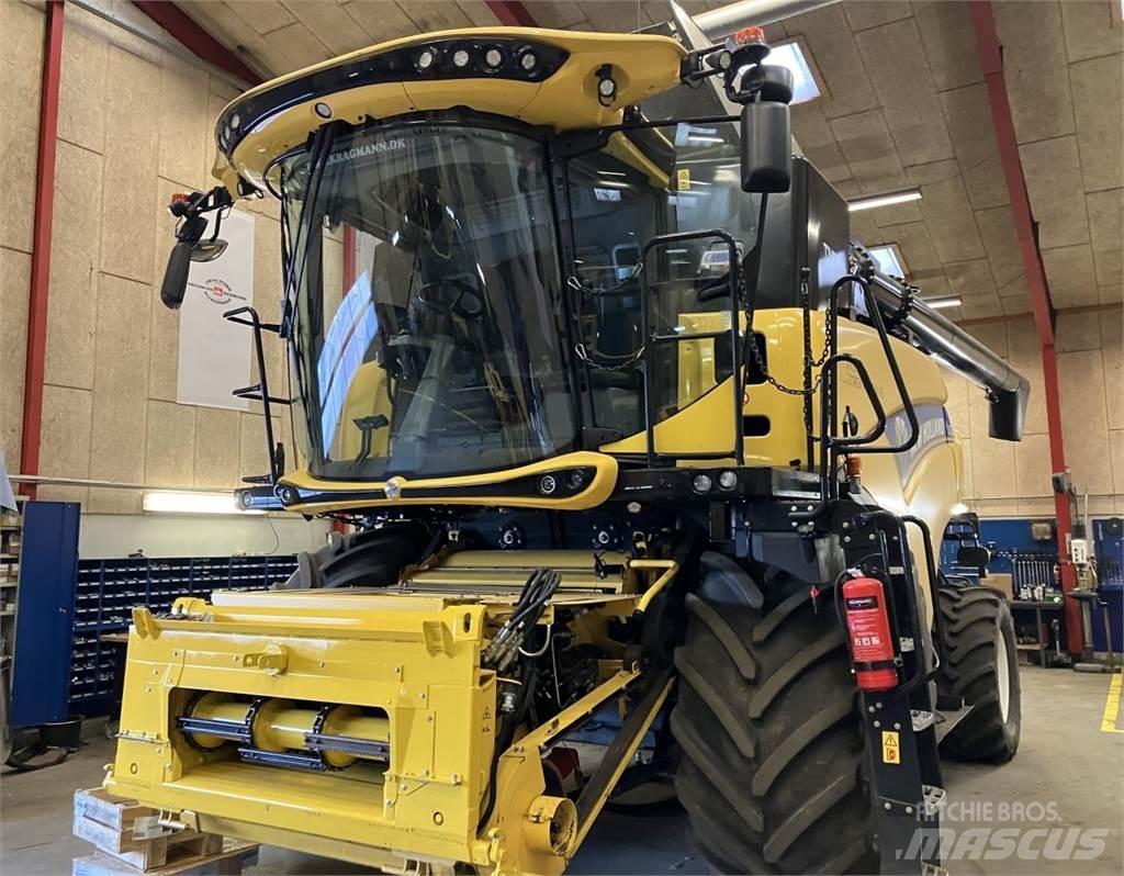 New Holland CR9.80 聯合收穫機