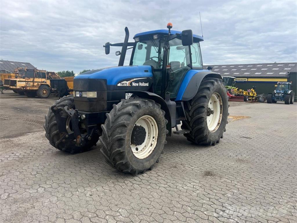 New Holland TM 175 曳引機