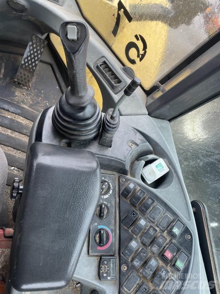 New Holland W190B 輪胎式裝載機