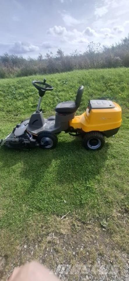 Stiga 320 小型曳引機