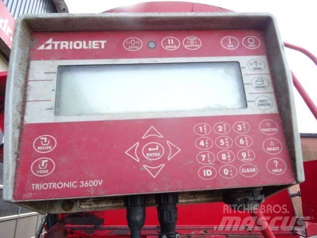 Trioliet 3000-3 青飼料搬運車