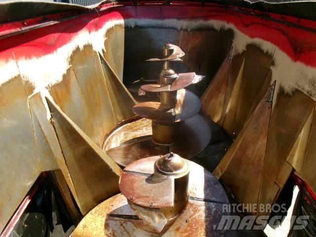 Trioliet 3000-3 青飼料搬運車