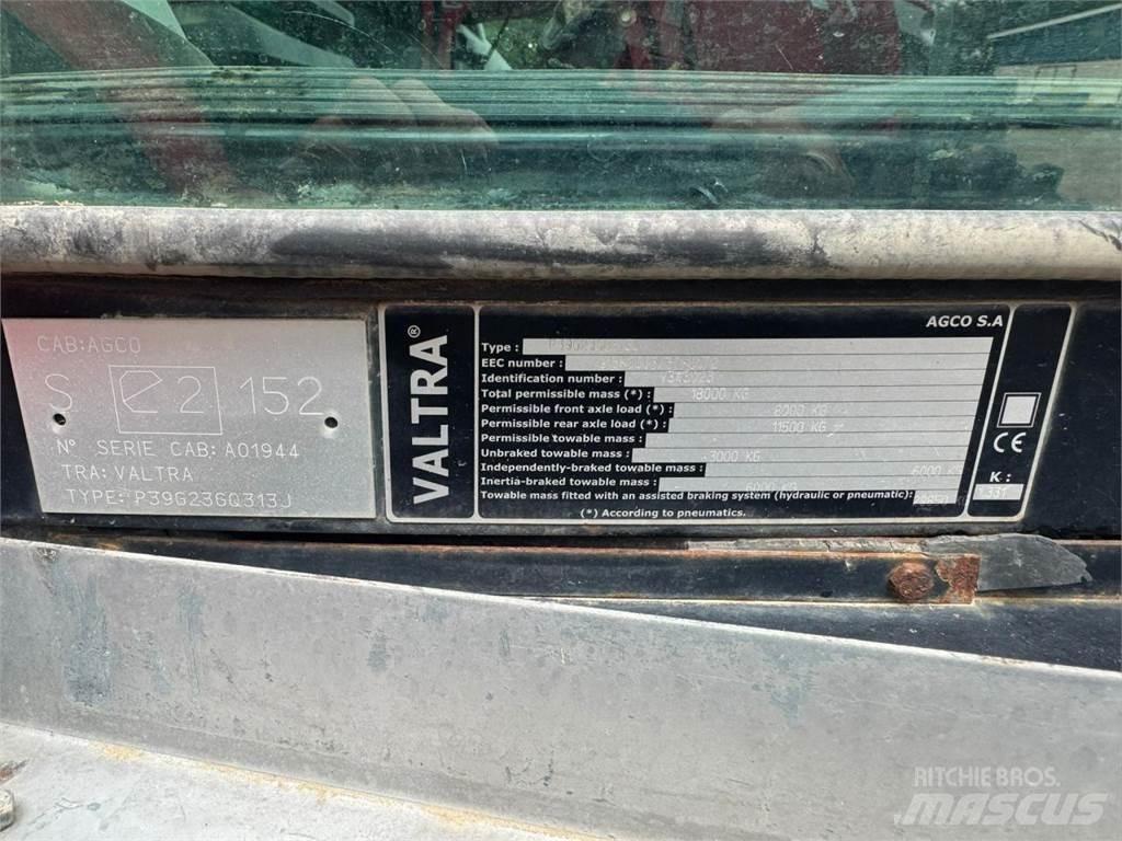 Valtra S262 曳引機