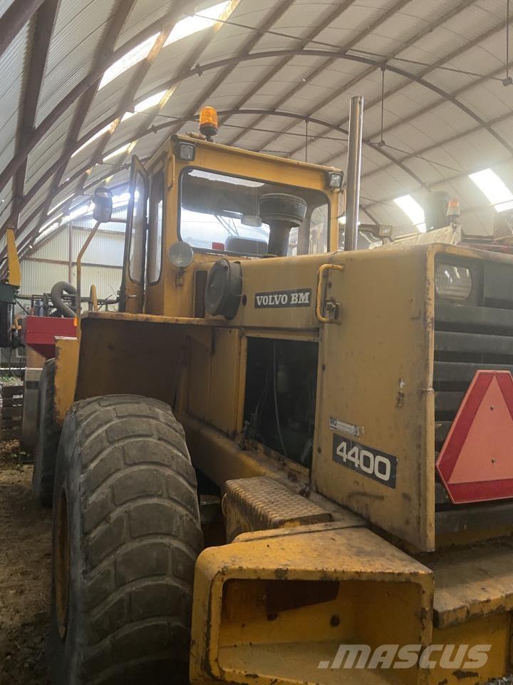 Volvo BM 4400 輪胎式裝載機