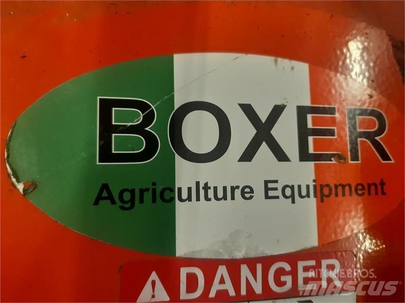  - - -  boxer 裝載與牽引式割草機