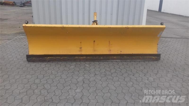  - - - 2.5 MTR 刮雪板和犁