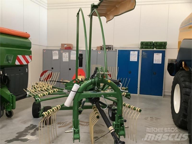 Krone  耙與翻草機