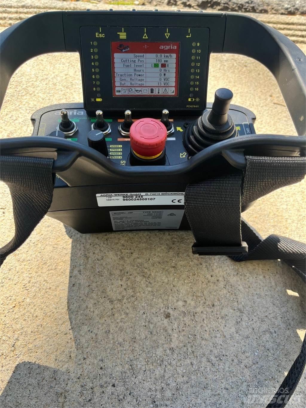 Agria 9600 草捆撕碎機、切割機、拆袋機