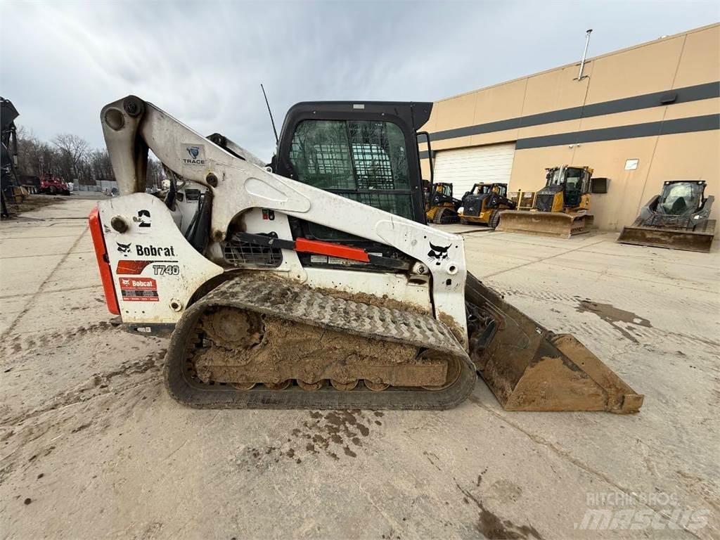 Bobcat T740 小型裝載機