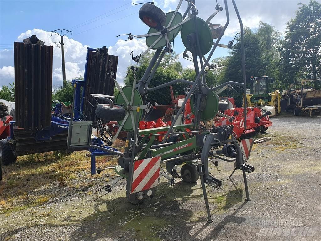 Fendt LOTUS 770 耙與翻草機