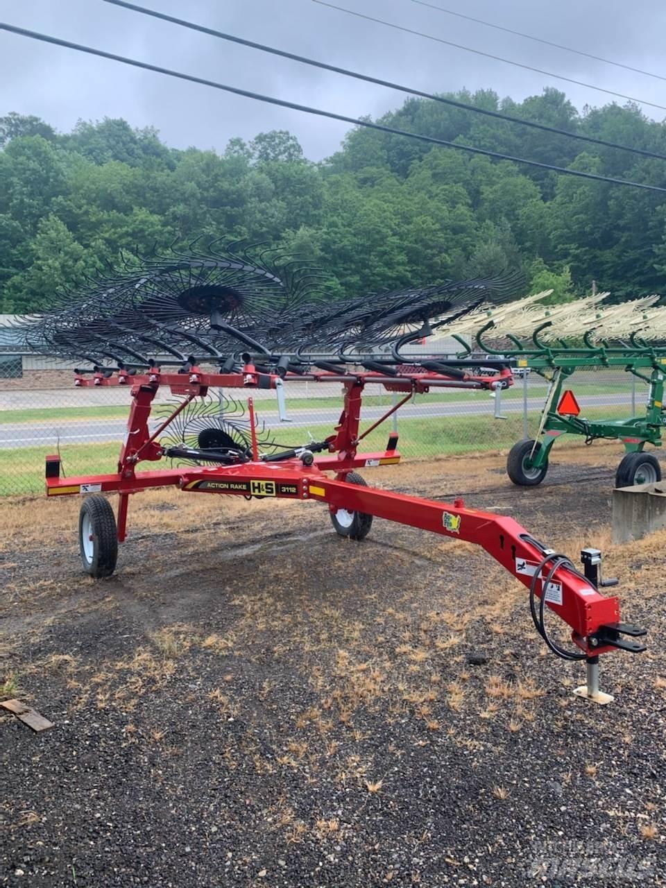 H&S AR3112 耙與翻草機