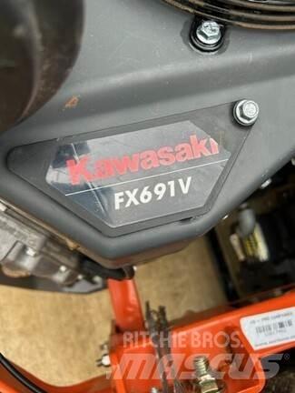 Husqvarna Z548 零迴轉割草機