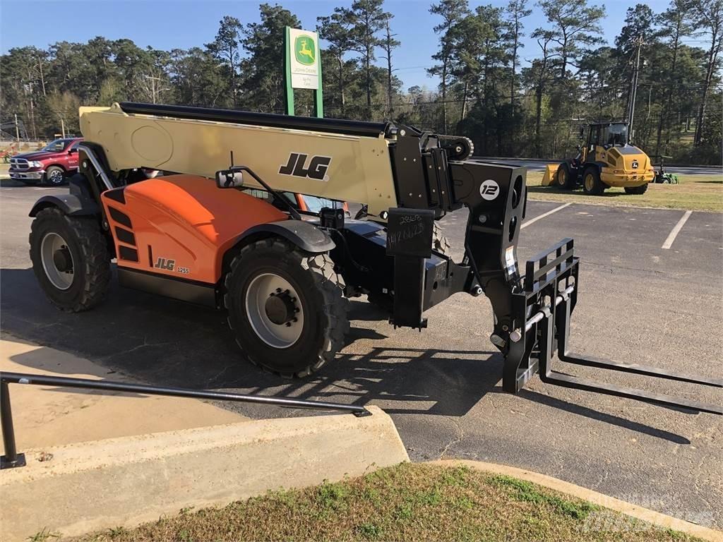 JLG 1255 伸縮臂操作車
