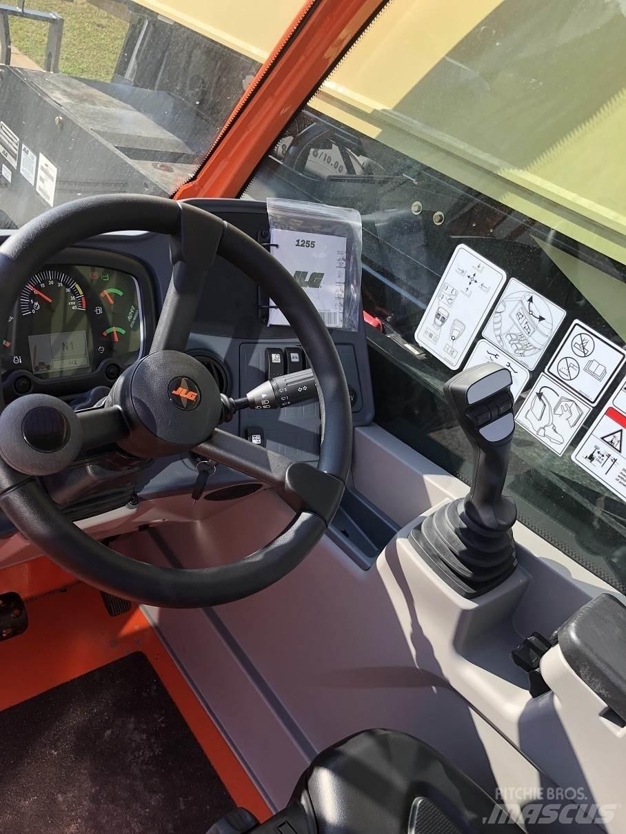 JLG 1255 伸縮臂操作車