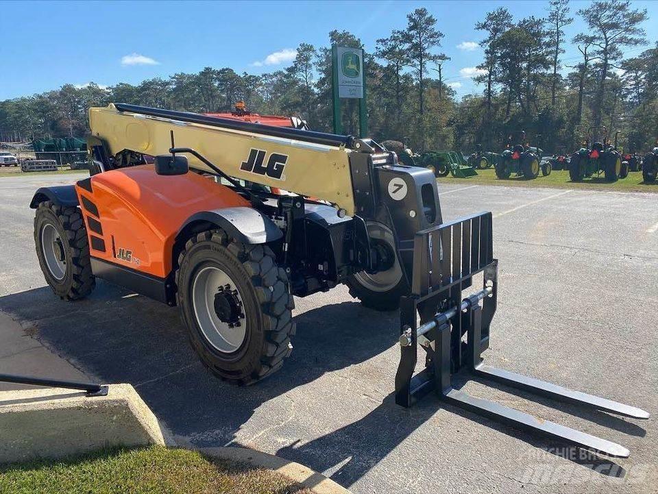 JLG 742 伸縮臂操作車