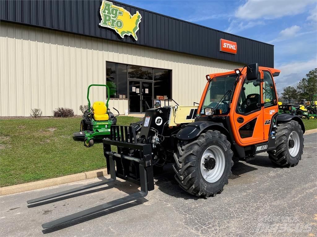 JLG 823 伸縮臂操作車