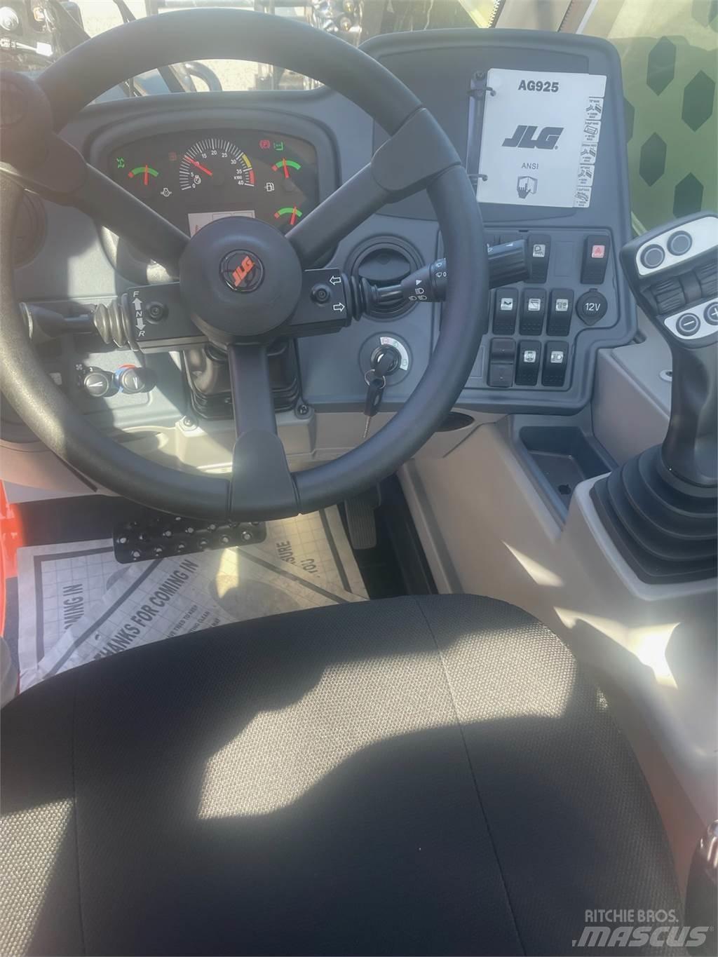 JLG AG925 農業用伸縮臂裝載機