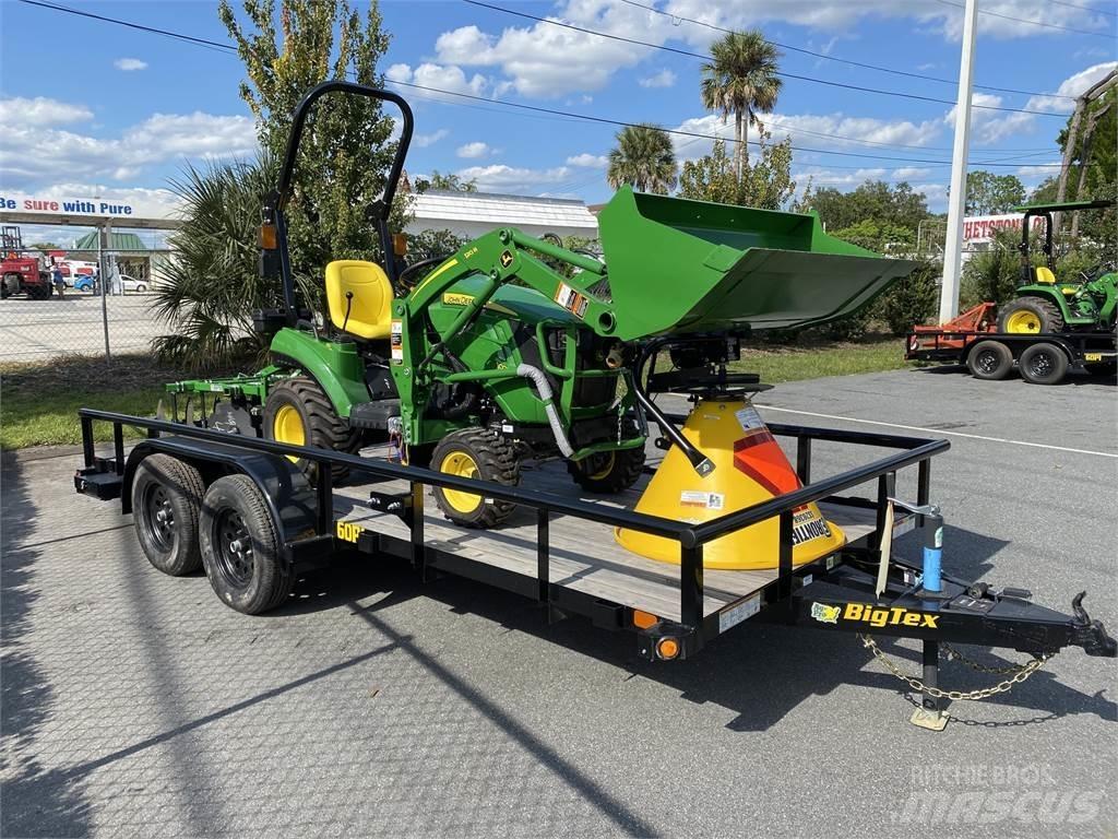 John Deere 1023E 小型曳引機