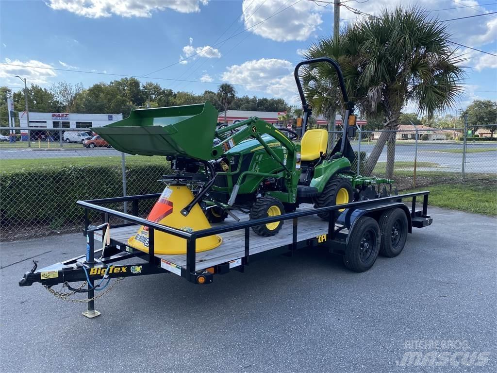 John Deere 1023E 小型曳引機