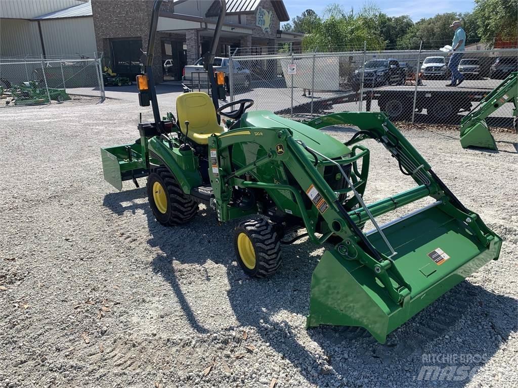 John Deere 1023E 小型曳引機