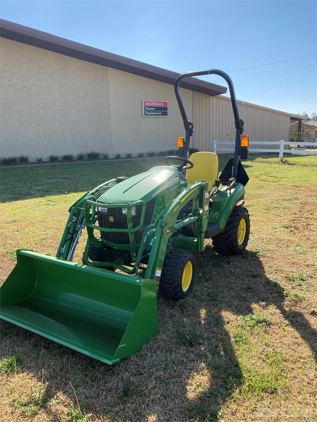John Deere 1023E 小型曳引機