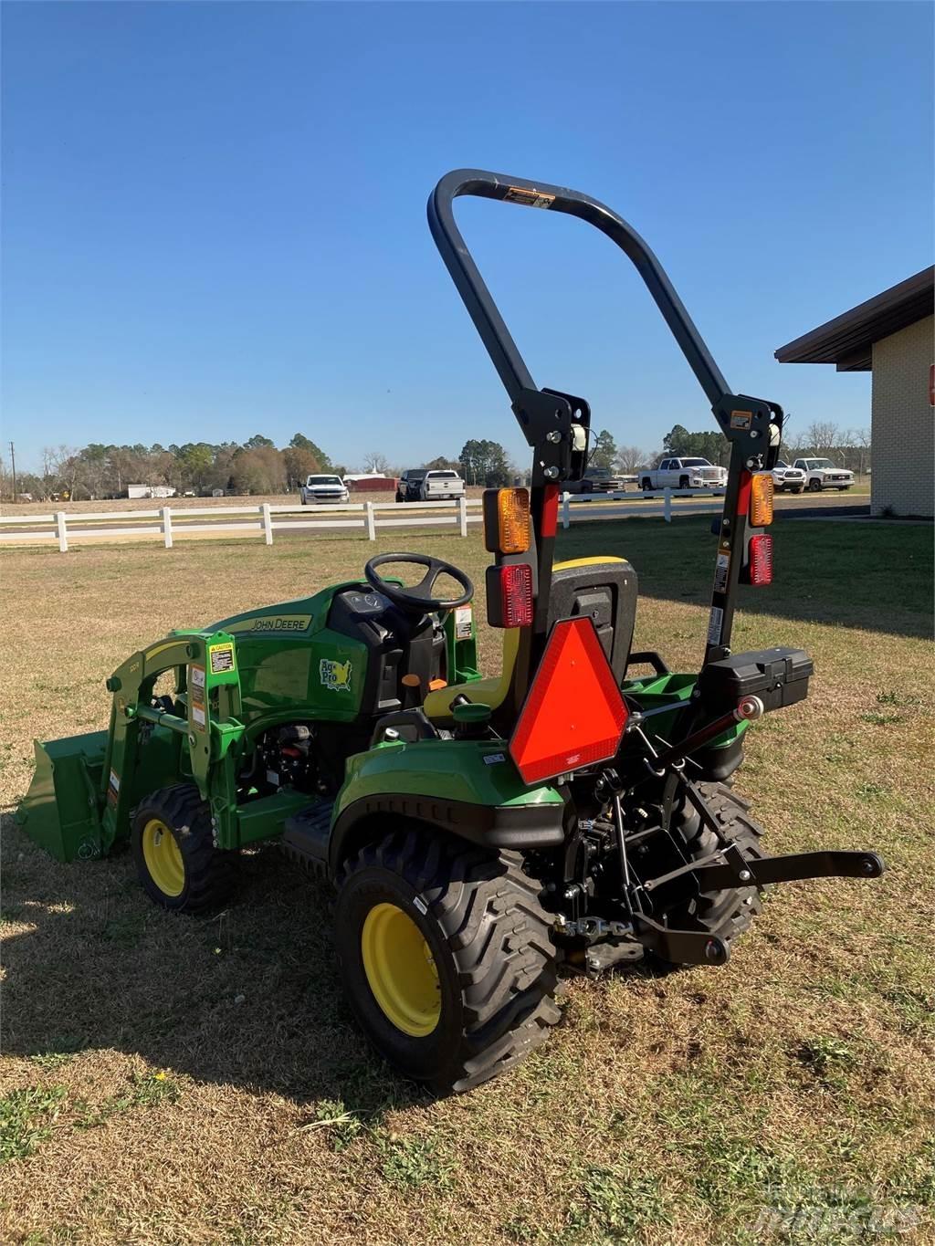 John Deere 1023E 小型曳引機